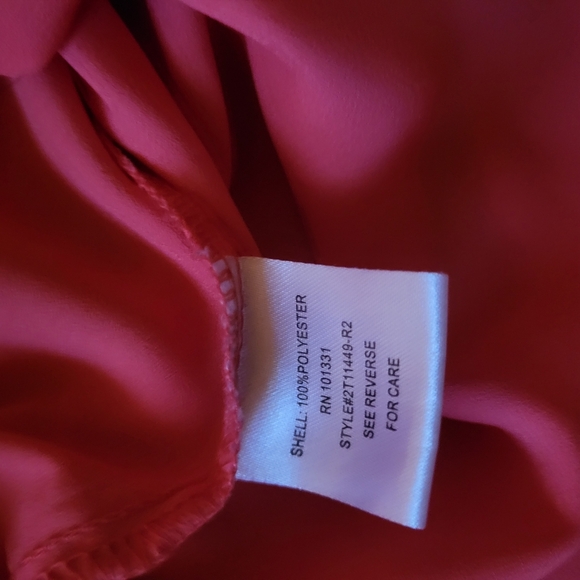 Women Coral  Blouse, Size Medium - Picture 6 of 6